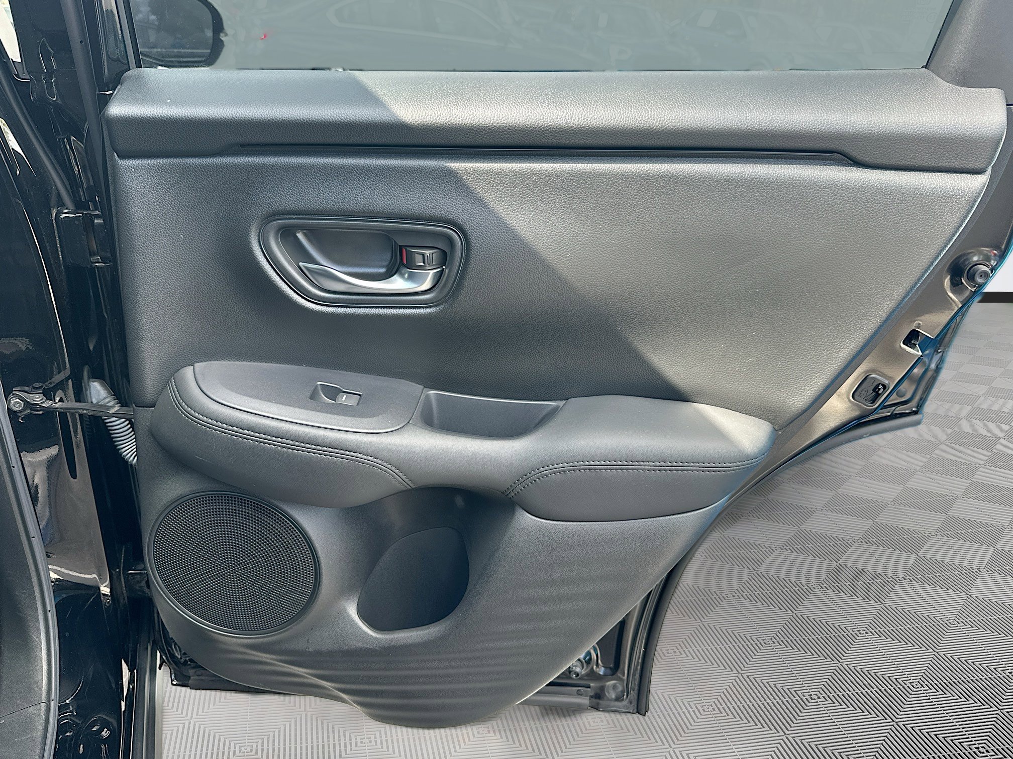 Used 2023 Honda HR-V LX image 24