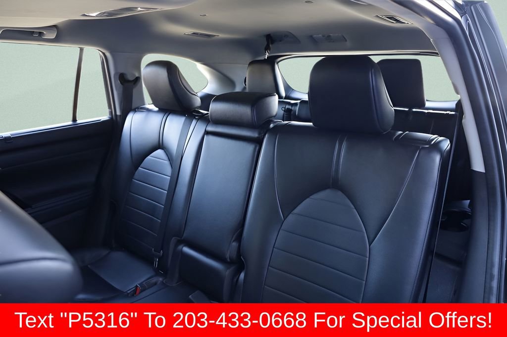 Used 2023 Toyota Highlander XLE AWD/4WD image 21
