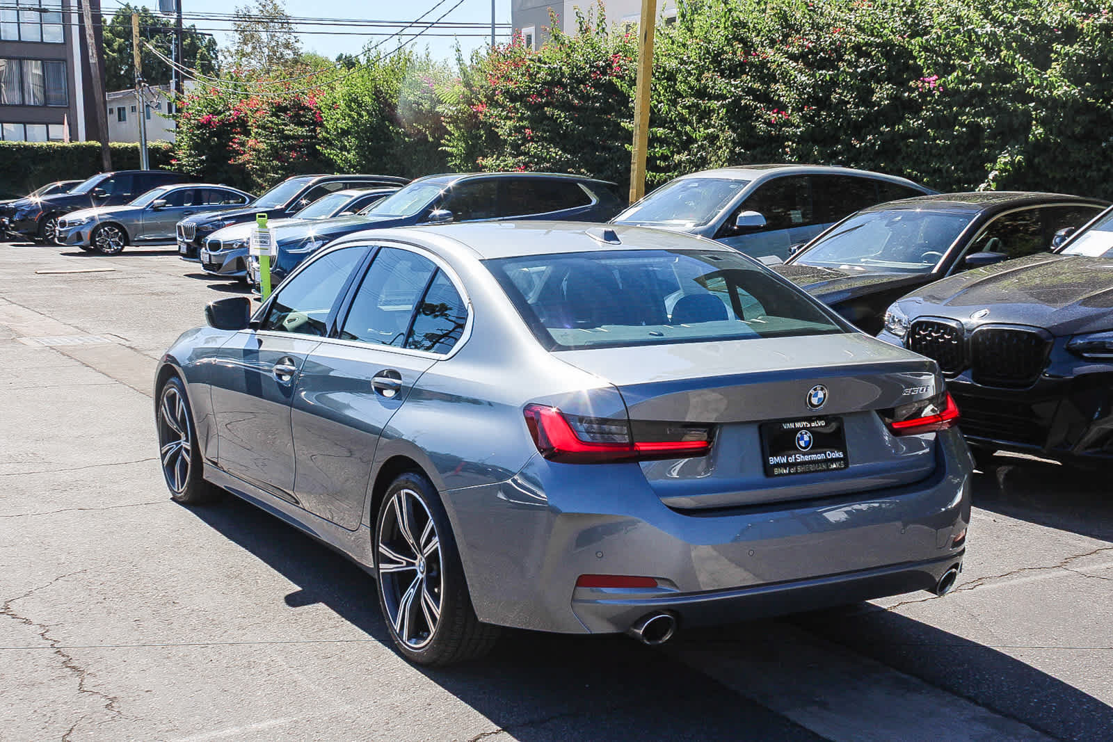 Used 2024 BMW 330i Sedan w/ Convenience Package RWD image 11