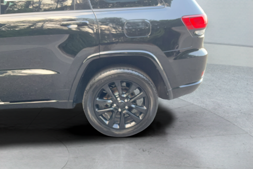 Used 2018 Jeep Grand Cherokee Altitude AWD/4WD image 48