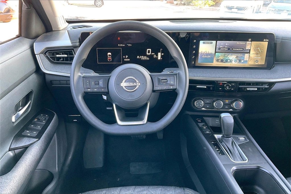 Used 2025 Nissan Kicks SV image 5