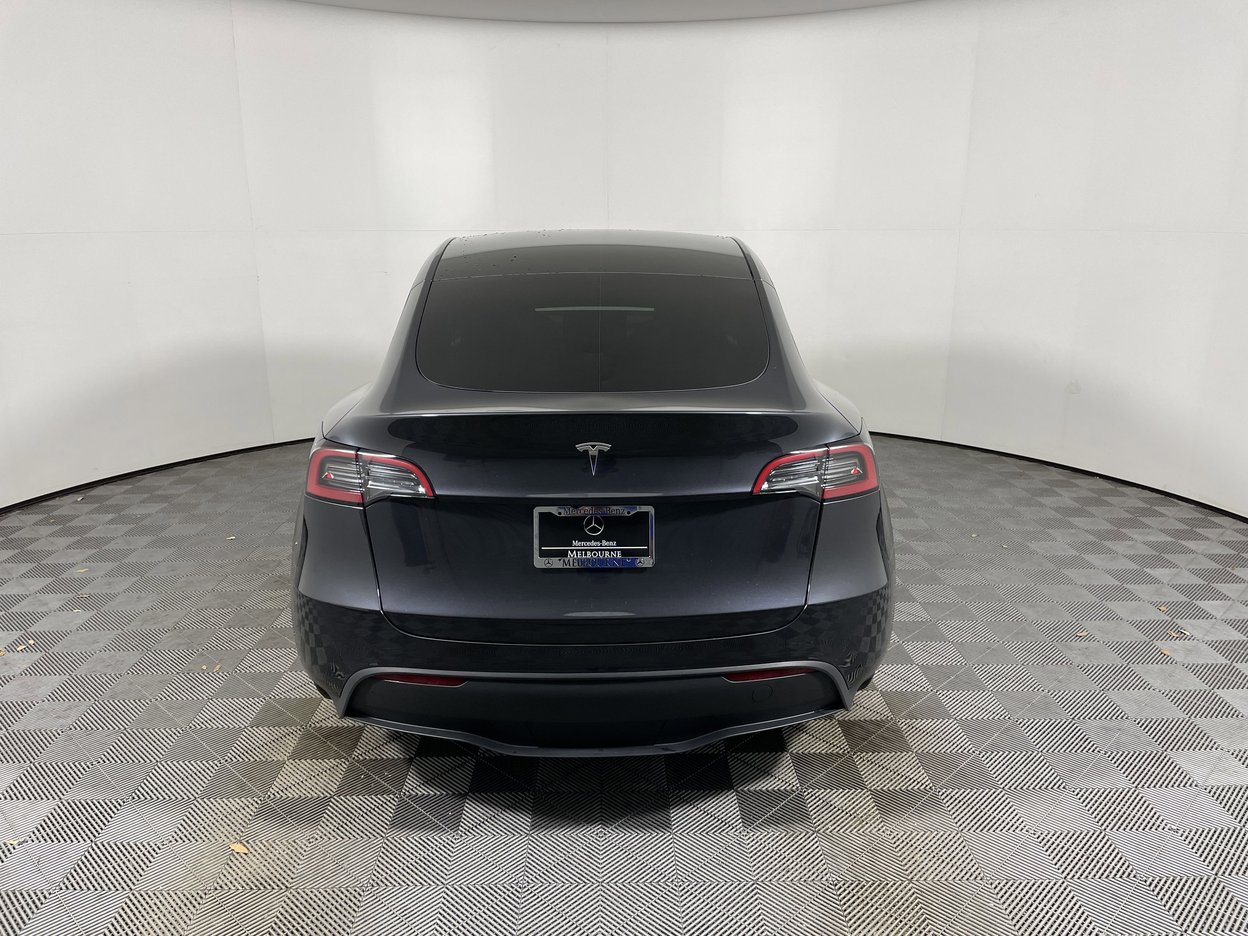 Used 2024 Tesla Model Y 2WD image 4