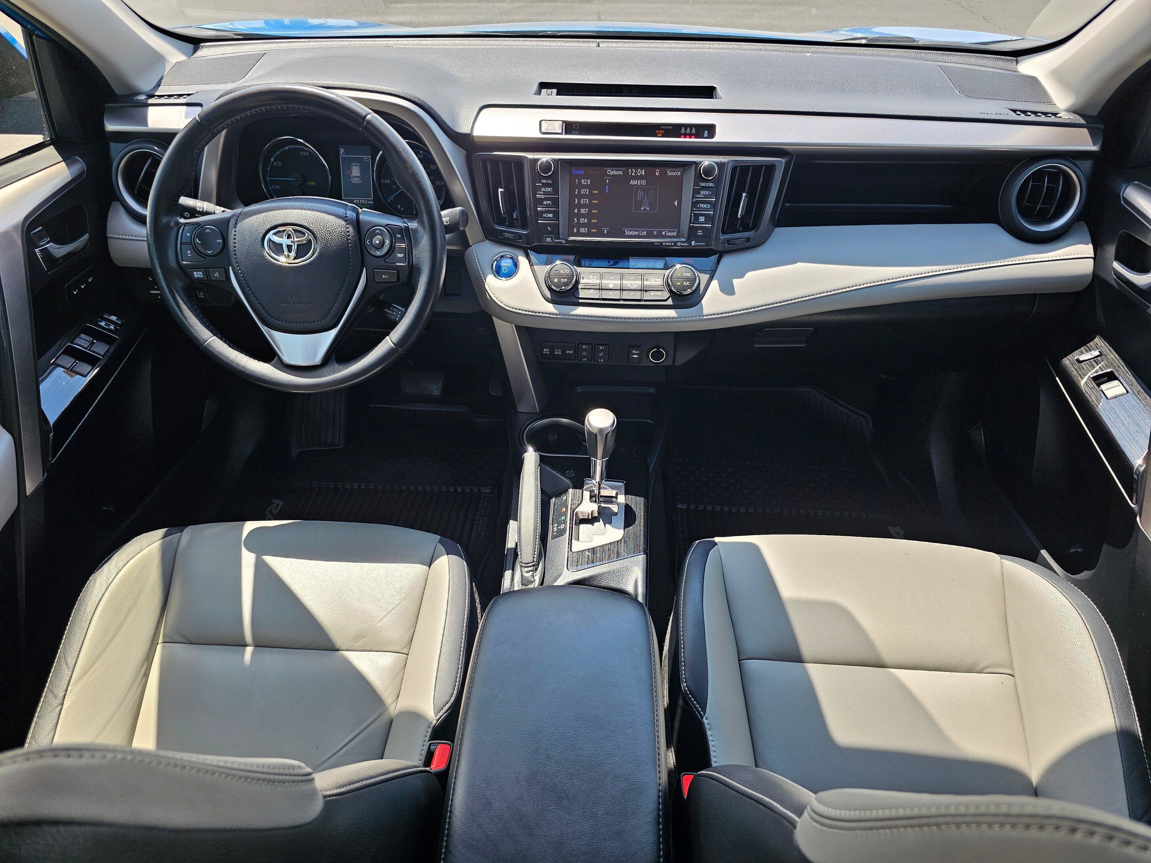 Used 2018 Toyota RAV4 Limited w/ Advanced Technology Package AWD/4WD image 15