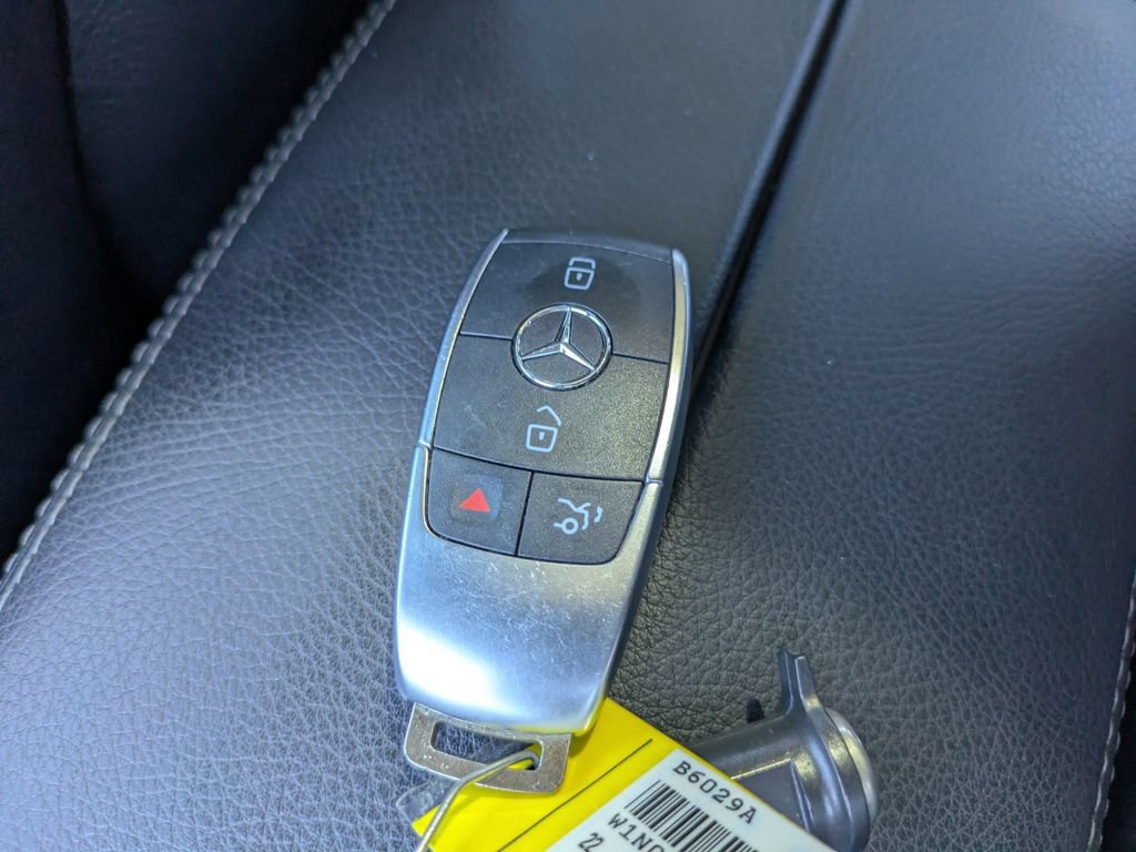 Used 2022 Mercedes-Benz GLC 300 image 34