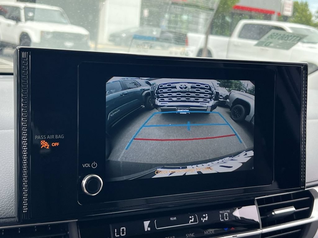 Used 2026 Toyota Sienna LE FWD image 14