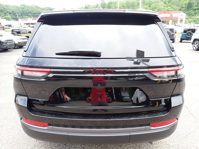 New 2026 Jeep Grand Cherokee Altitude AWD/4WD image 4