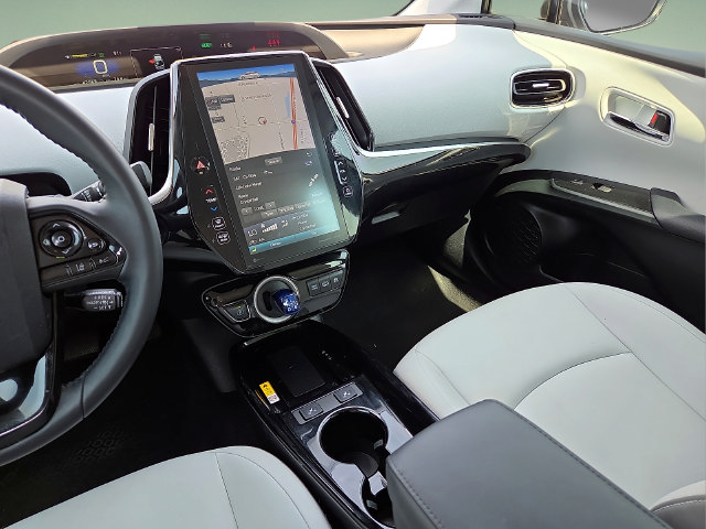 Used 2022 Toyota Prius Prime XLE FWD image 16