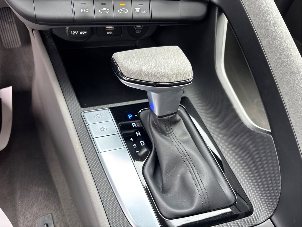 Certified 2024 Hyundai Elantra SE image 31