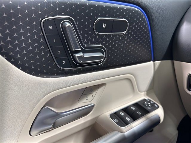 Used 2025 Mercedes-Benz GLA 250 4MATIC image 16