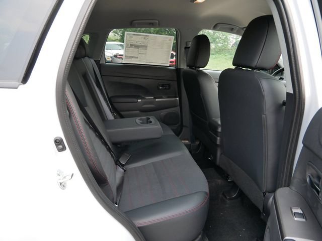 Used 2025 Mitsubishi Outlander Sport SE AWD/4WD image 9