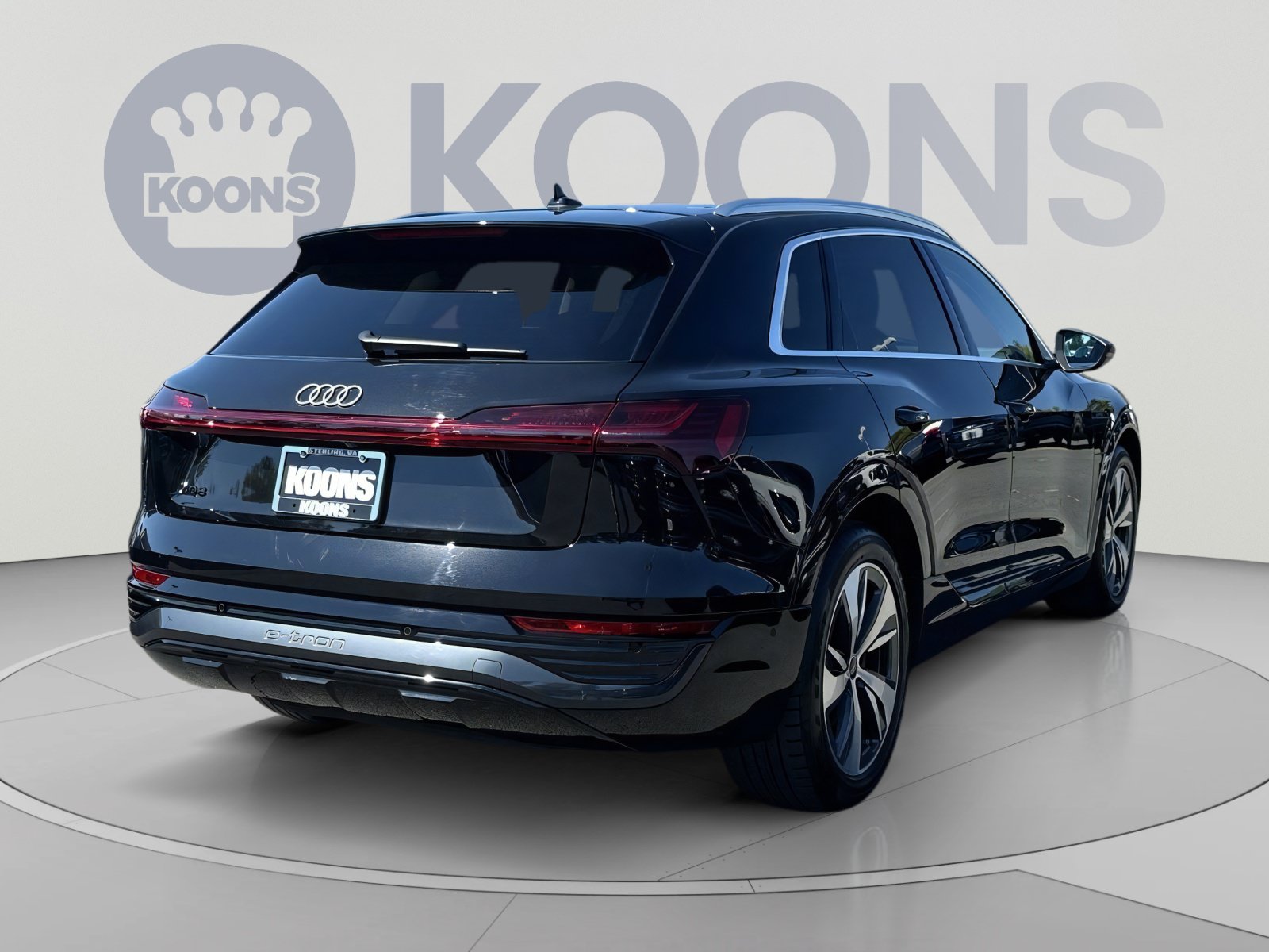 Used 2024 Audi Q8 e-tron Premium Plus w/ Premium Plus Package AWD/4WD image 11