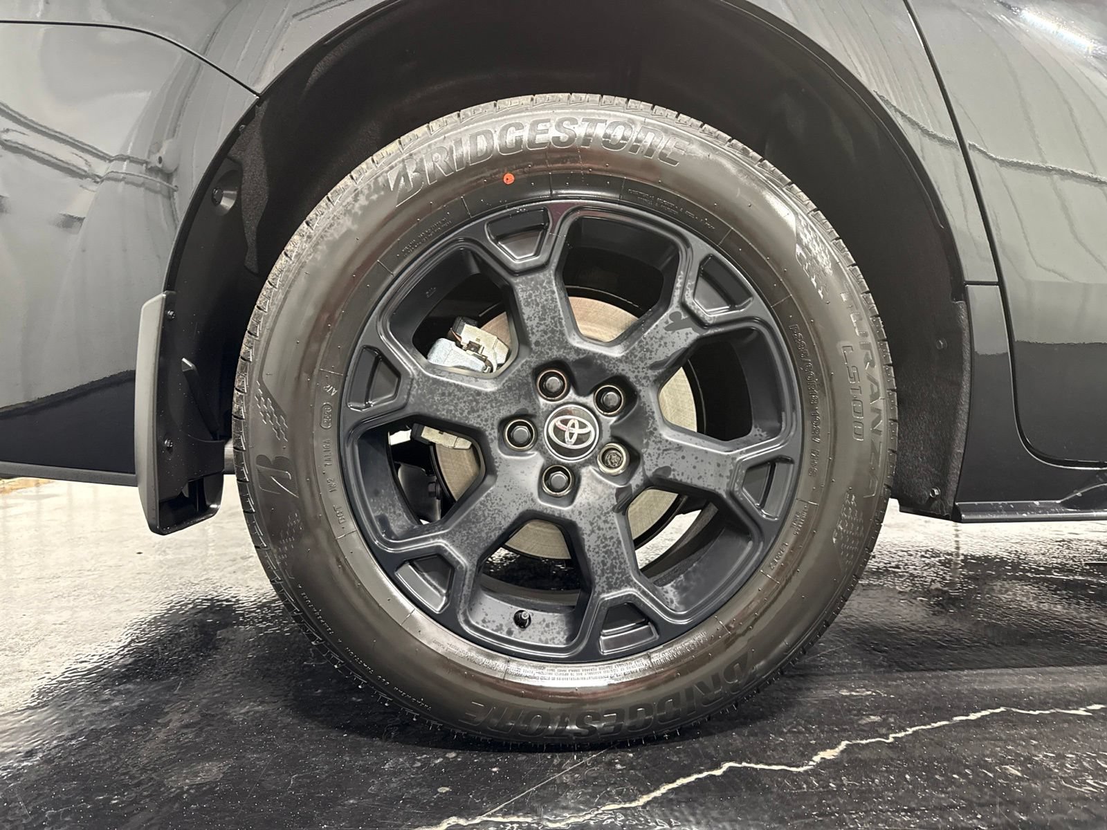 New 2026 Toyota Sienna XLE Woodland Edition AWD/4WD image 8