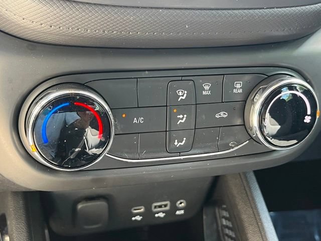 Used 2022 Chevrolet TrailBlazer LS AWD/4WD image 16