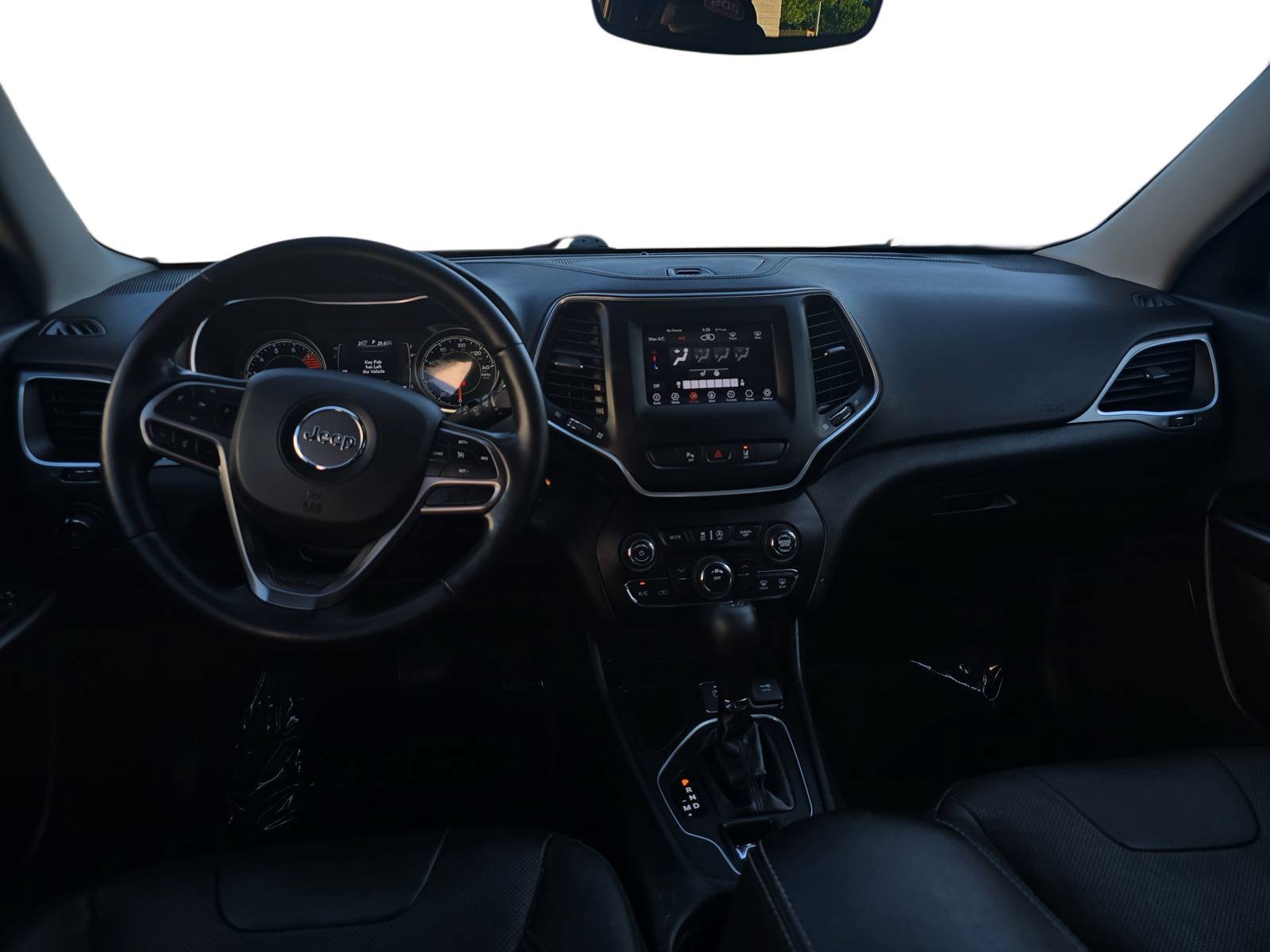 Used 2021 Jeep Cherokee Latitude Lux w/ Sun & Sound Group FWD image 9