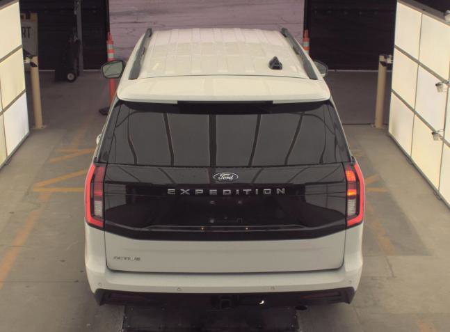 Certified 2025 Ford Expedition Active image 19