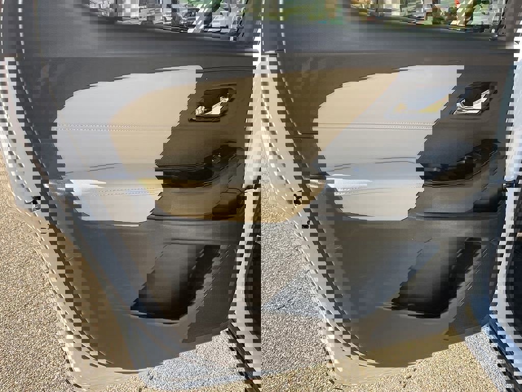 Used 2023 Chevrolet Traverse LS w/ Safety Package image 46