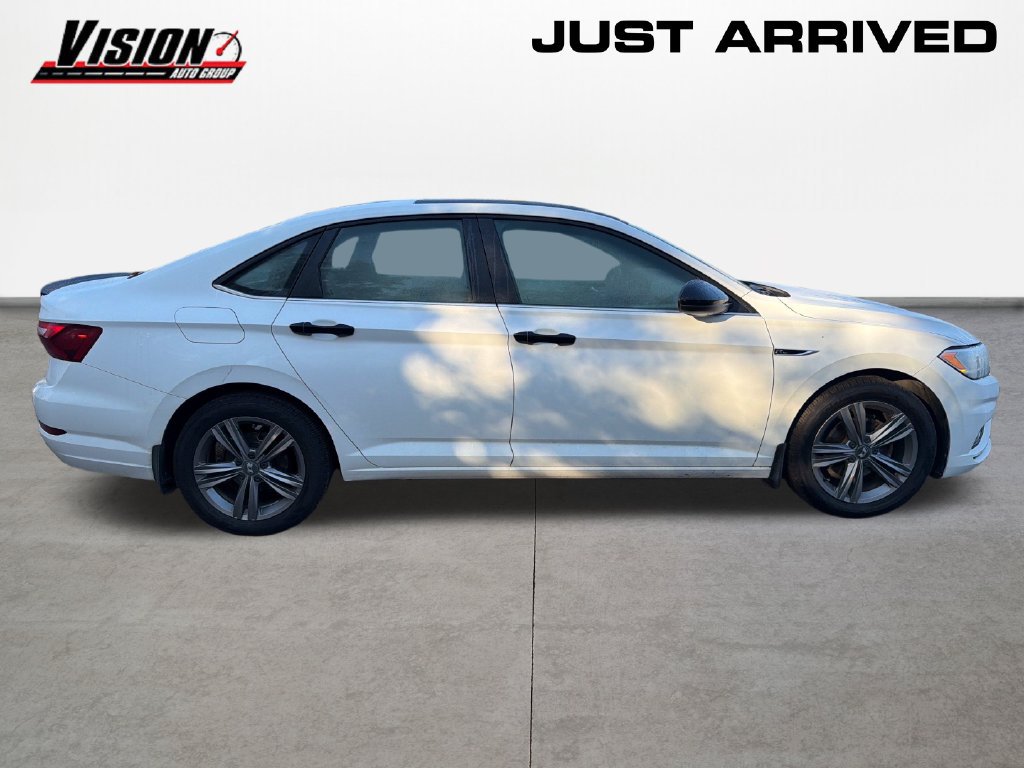 Used 2020 Volkswagen Jetta R-Line w/ R-Line Cold Weather Package FWD image 4