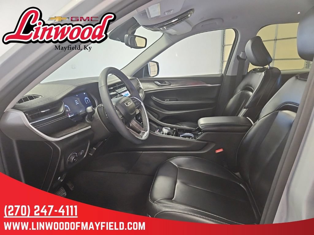 Used 2023 Jeep Grand Cherokee Limited AWD/4WD image 12