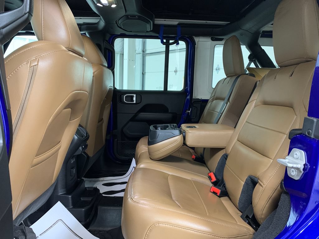 Used 2020 Jeep Wrangler Unlimited Sahara AWD/4WD image 18