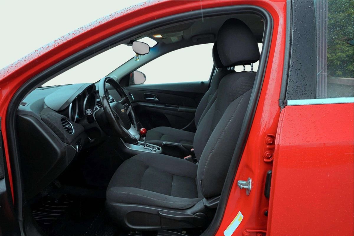 Used 2014 Chevrolet Cruze Eco image 15