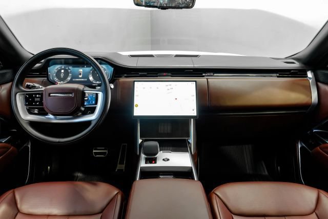 Used 2025 Land Rover Range Rover Long Wheelbase Autobiography AWD/4WD image 22
