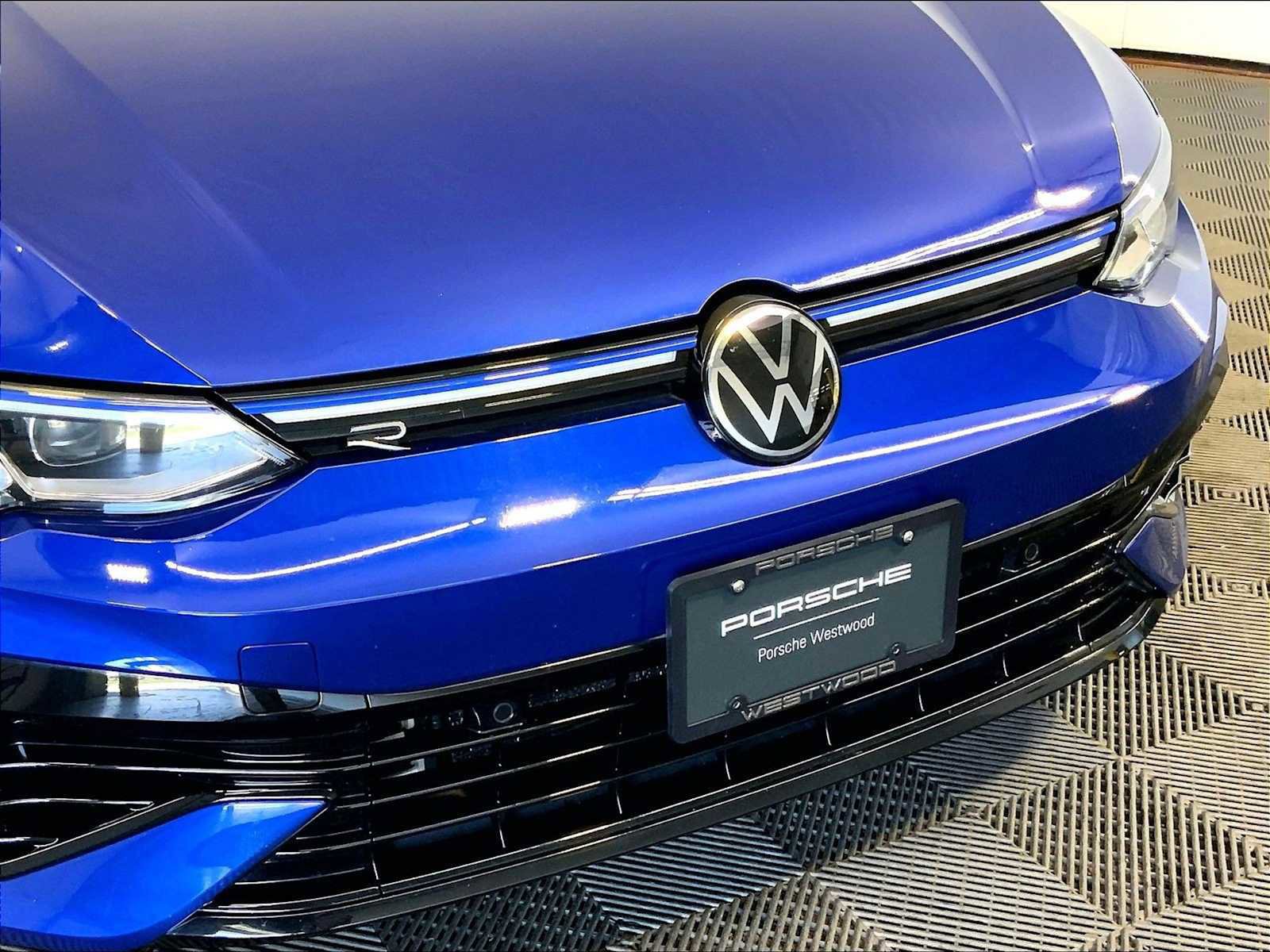 Used 2023 Volkswagen Golf R AWD/4WD image 34