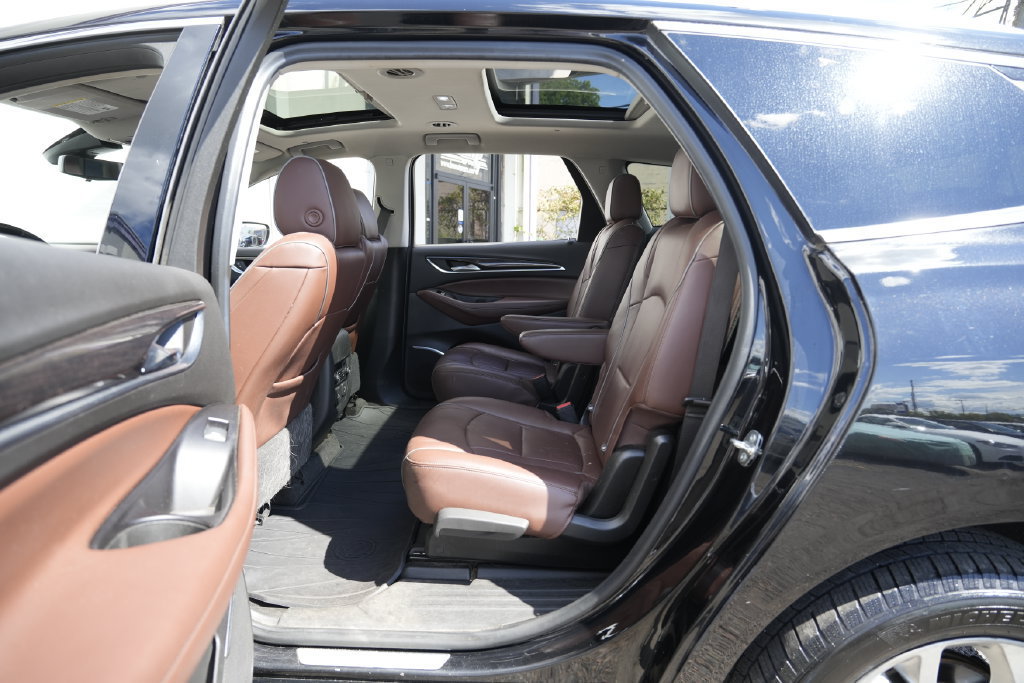 Used 2020 Buick Enclave Avenir w/ Avenir Technology Package AWD/4WD image 28