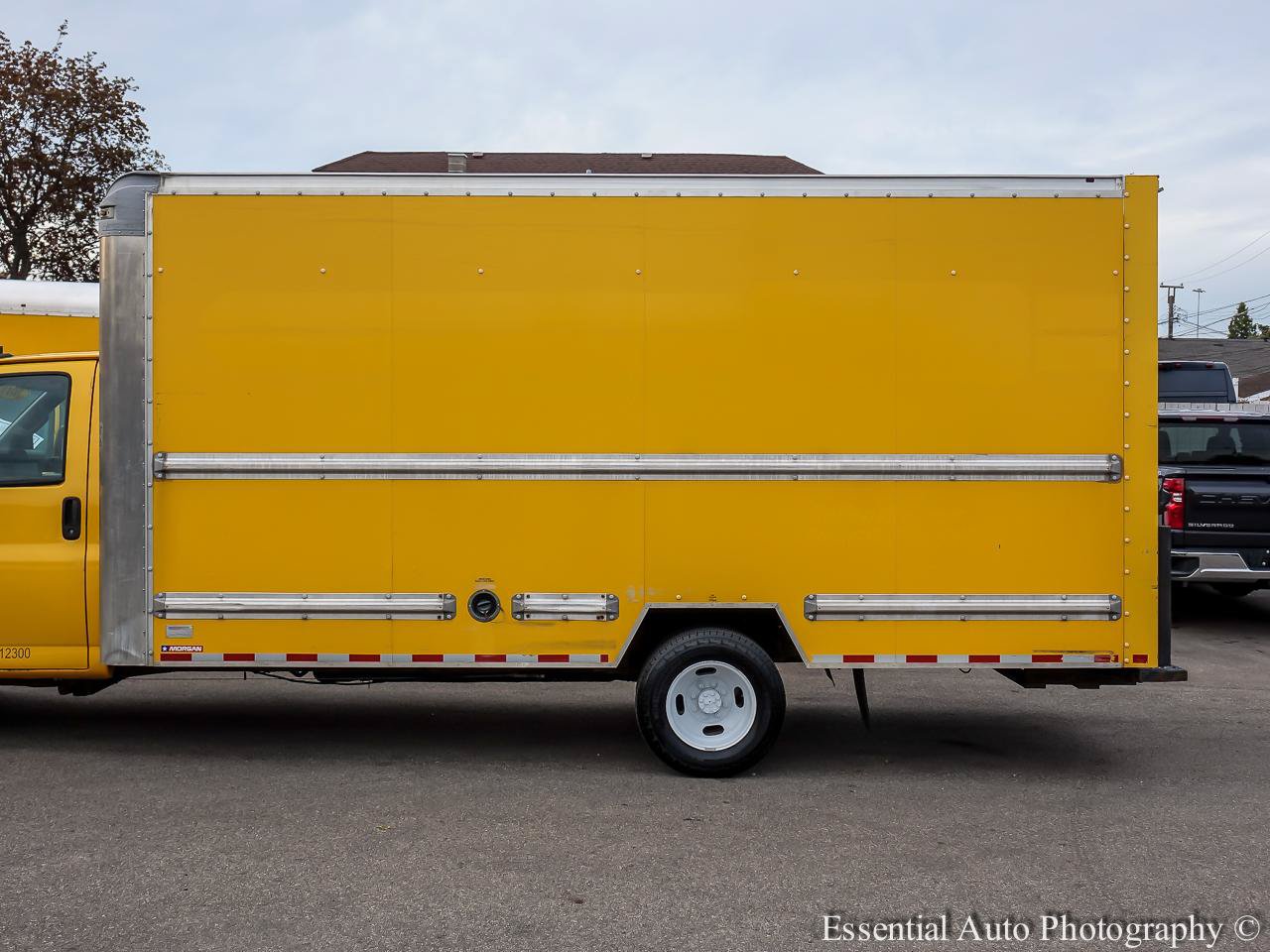 Used 2019 GMC Savana 3500 Extended w/ Driver Convenience Package RWD image 7