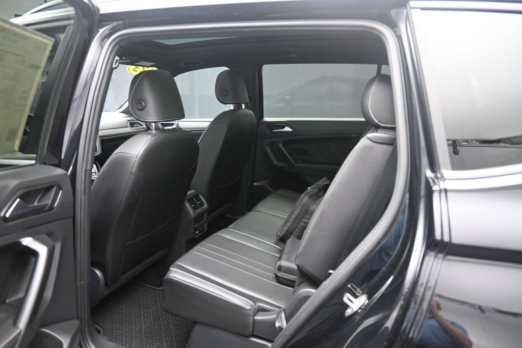 Used 2023 Volkswagen Tiguan SE R-Line FWD image 22
