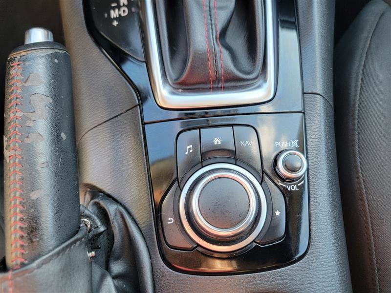 Used 2014 MAZDA MAZDA3 i Touring w/ Technology Package image 35