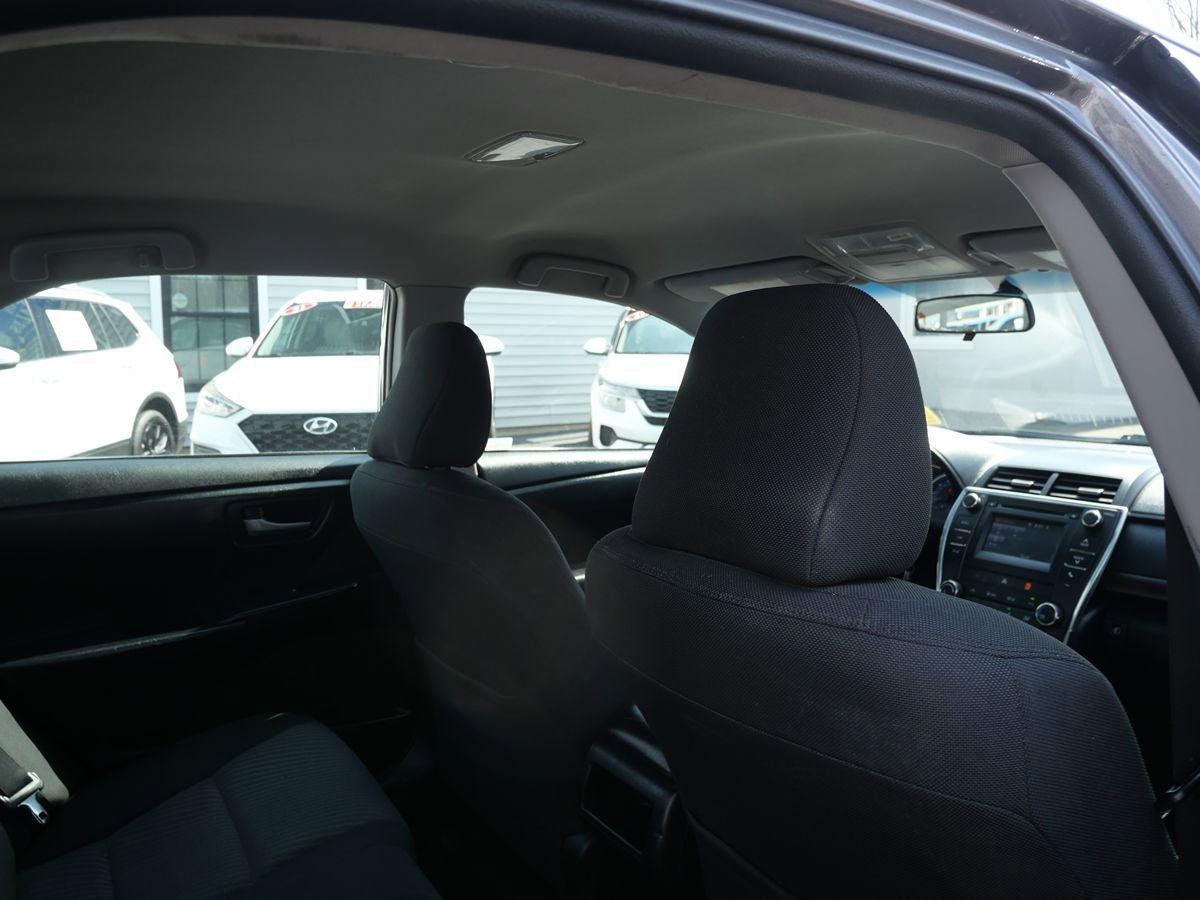 Used 2017 Toyota Camry LE image 23