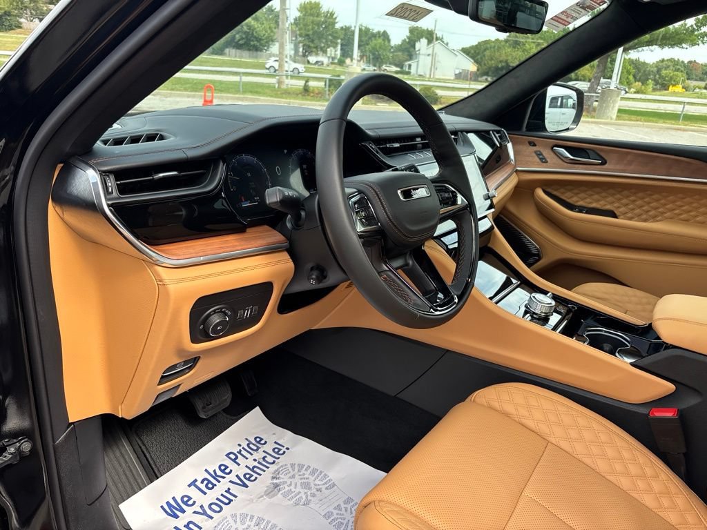 New 2027 Jeep Grand Cherokee Summit AWD/4WD image 35