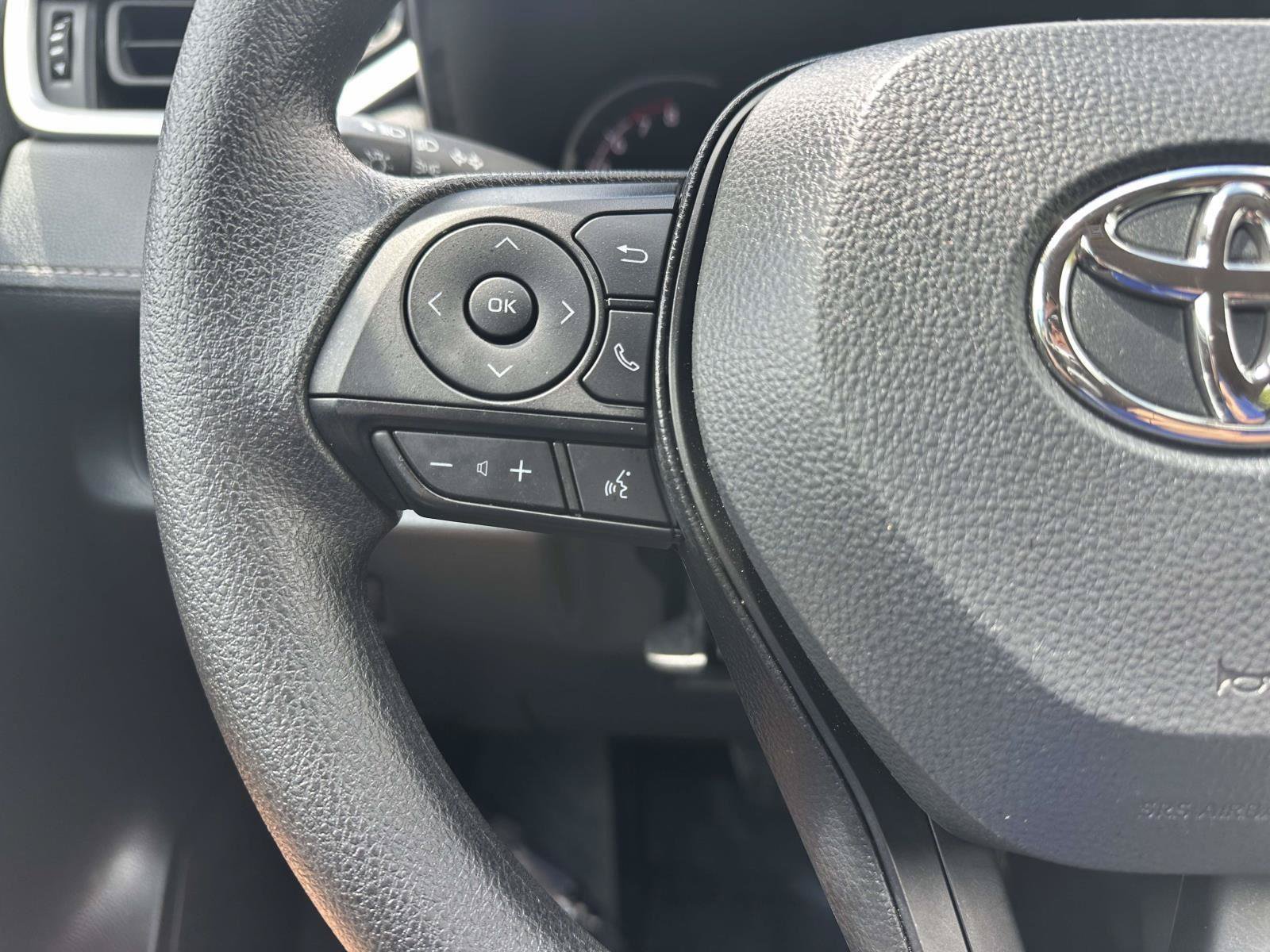 Used 2025 Toyota RAV4 XLE FWD image 12