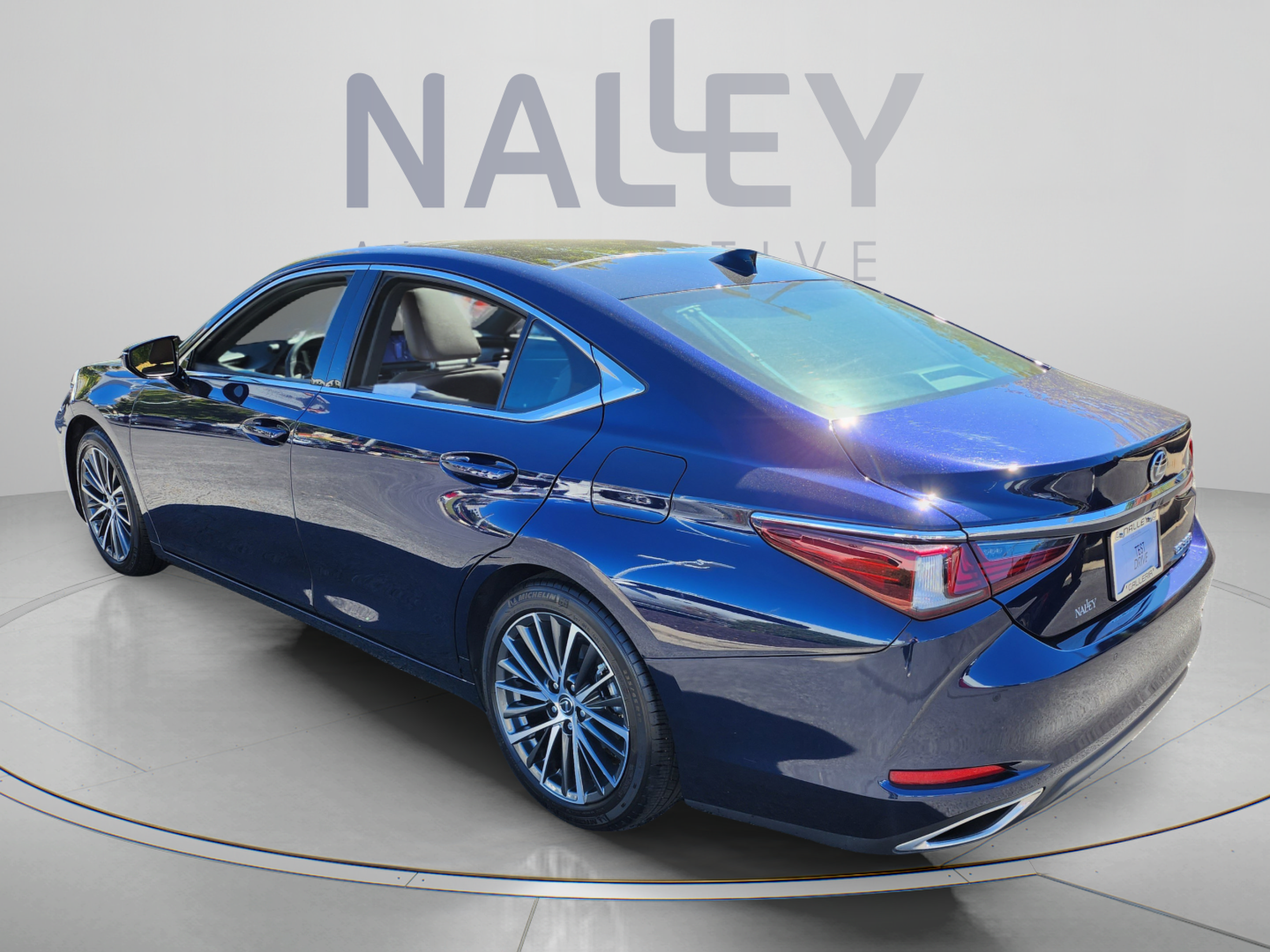 Certified 2023 Lexus ES 350 w/ Premium Package FWD image 3
