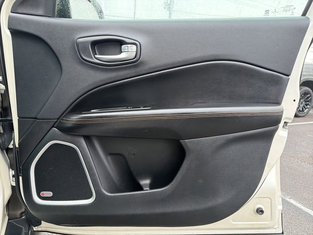 Used 2018 Jeep Compass Limited w/ Navigation Group image 25