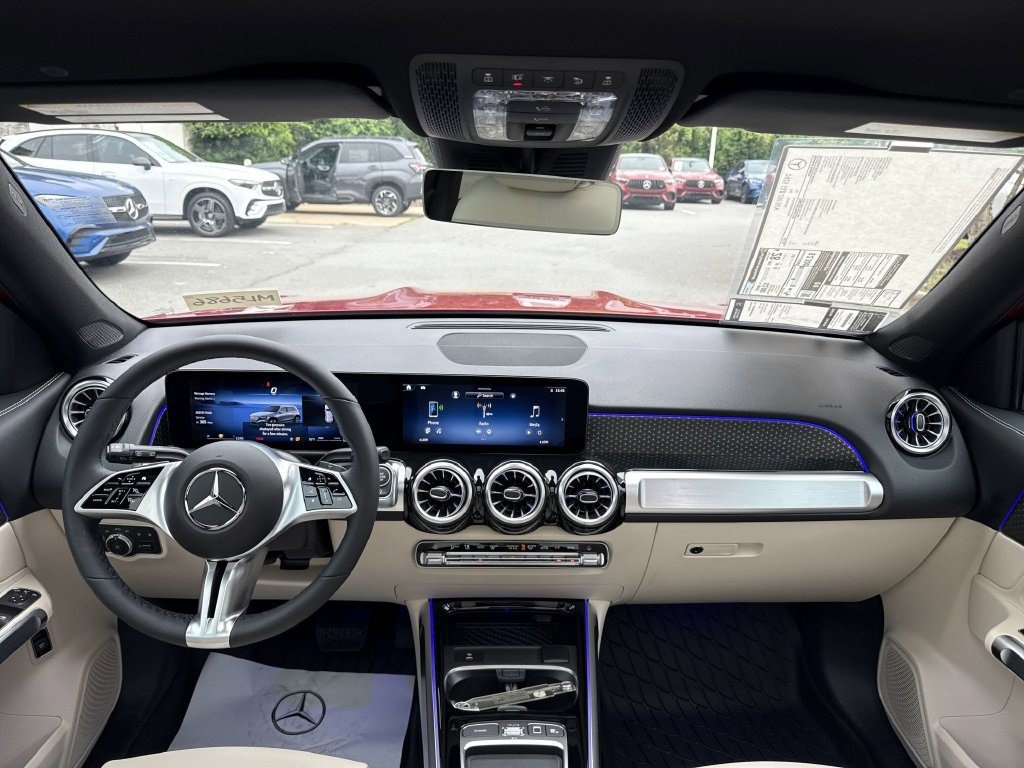 Certified 2025 Mercedes-Benz GLB 250 image 22