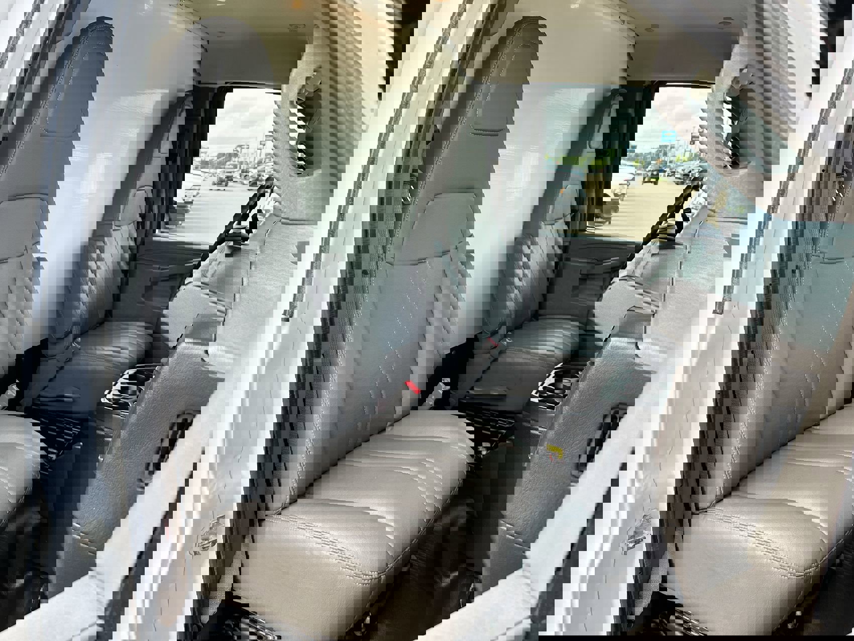 Used 2019 Chevrolet Express 3500 RWD image 21