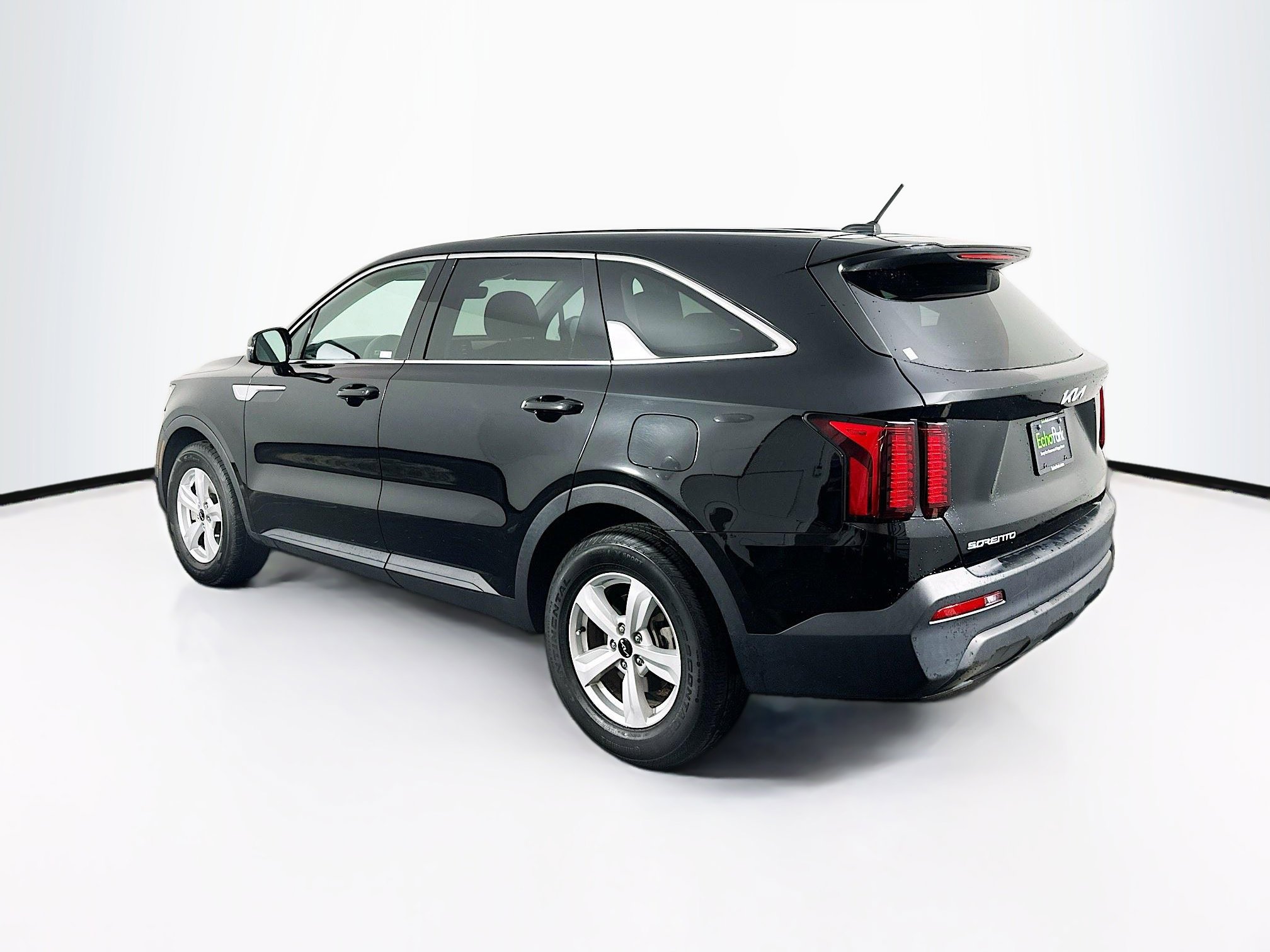 Used 2023 Kia Sorento LX image 5