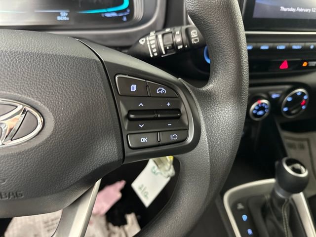 Used 2025 Hyundai Venue SE image 16