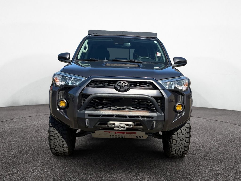Used 2020 Toyota 4Runner SR5 AWD/4WD image 8