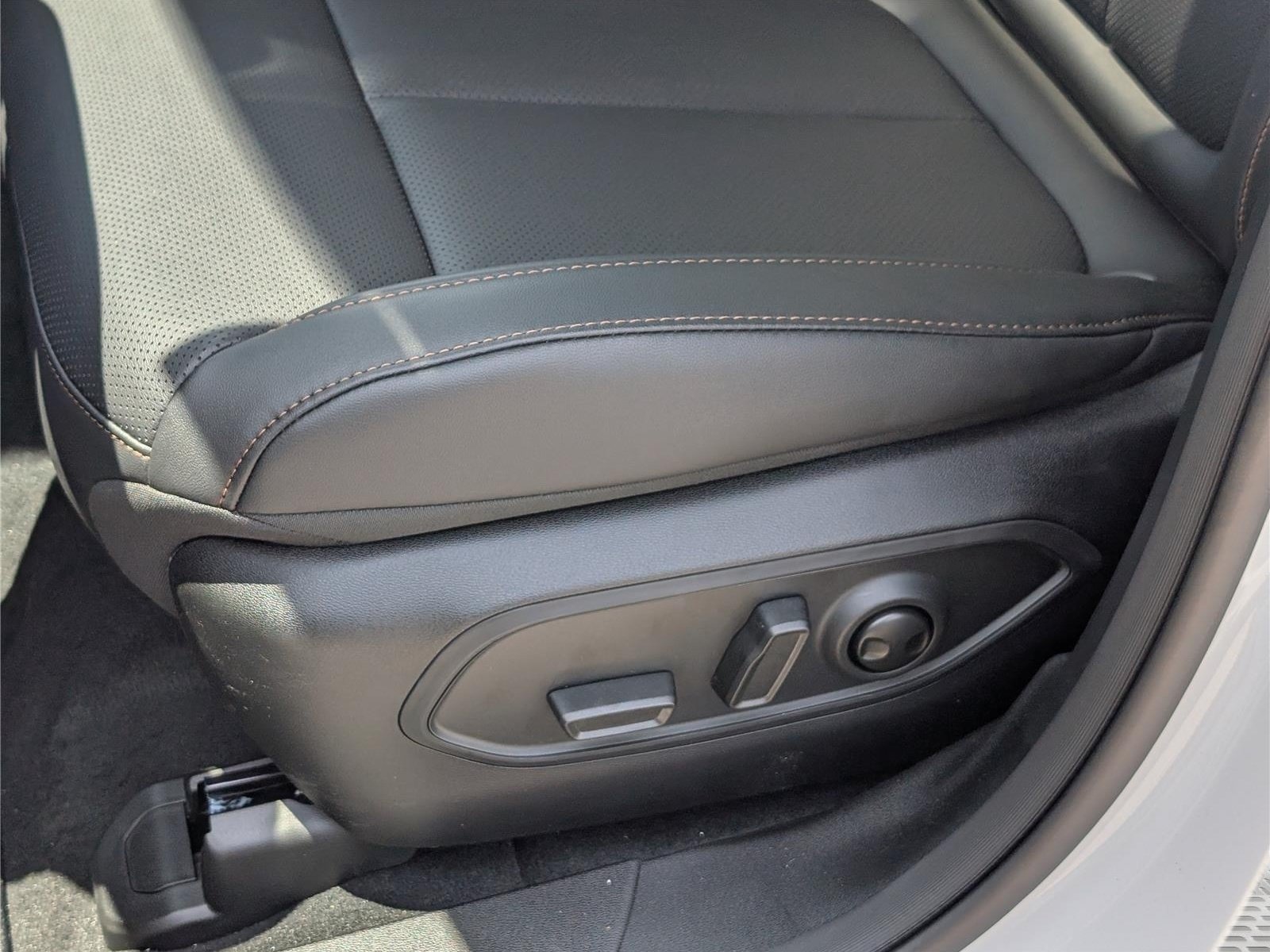 New 2026 Jeep Cherokee Limited AWD/4WD image 18