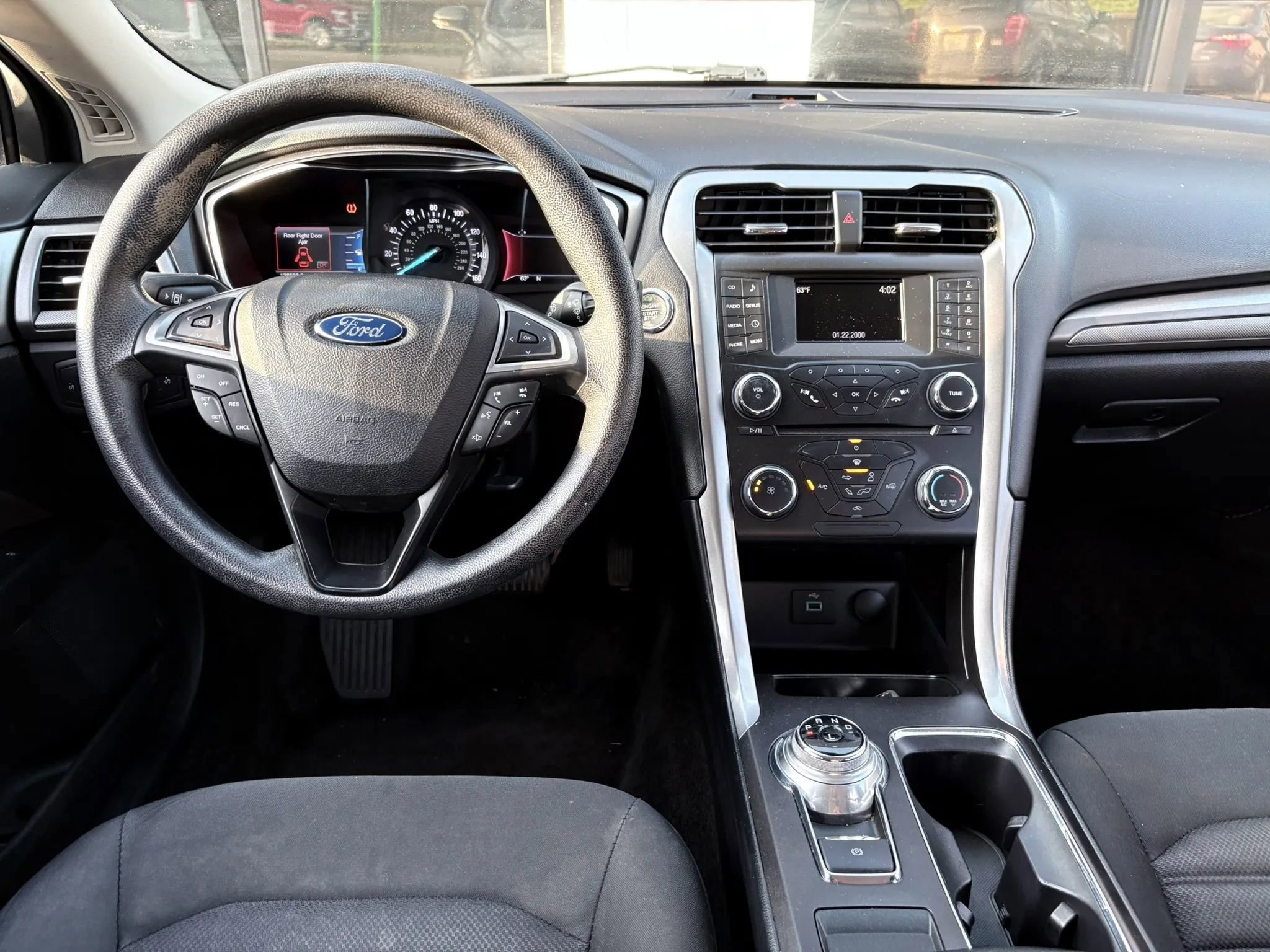 Used 2017 Ford Fusion SE image 24