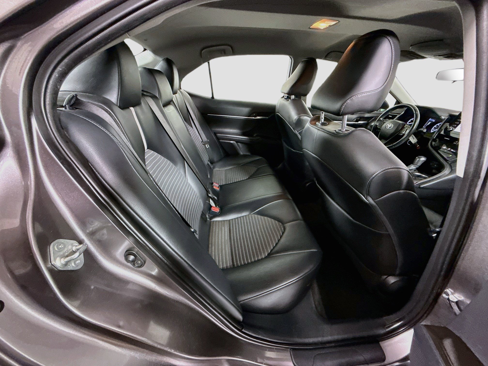 Used 2021 Toyota Camry SE w/ Carpet Mat Package (TMS) FWD image 26
