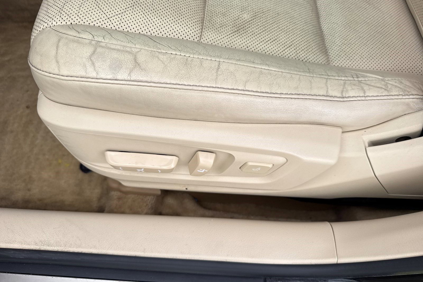 Used 2015 Lexus ES 300h w/ Navigation System Package FWD image 14