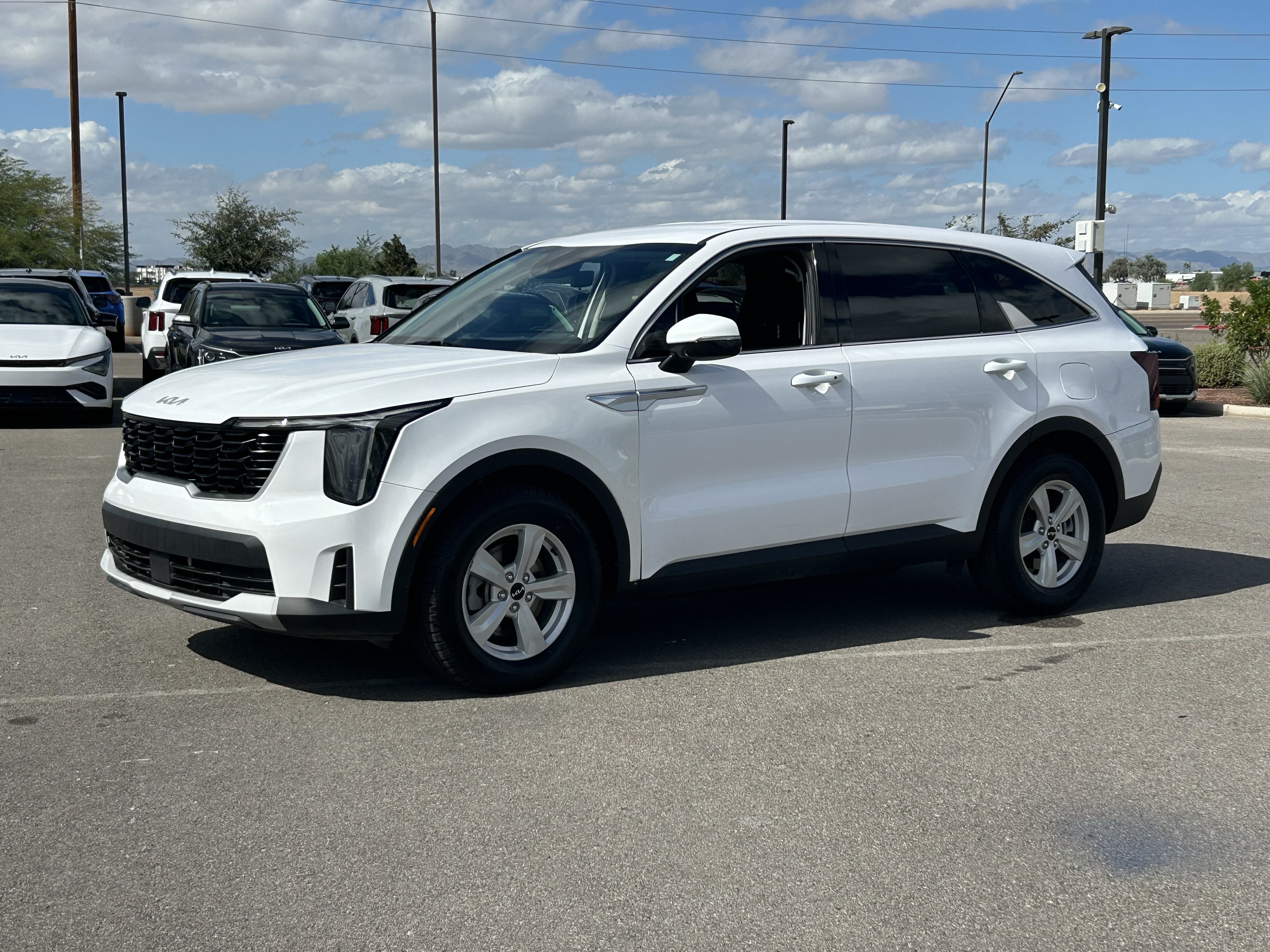 Certified 2025 Kia Sorento LX FWD image 35