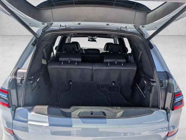 Used 2023 BMW X7 xDrive40i w/ M Sport Package image 5