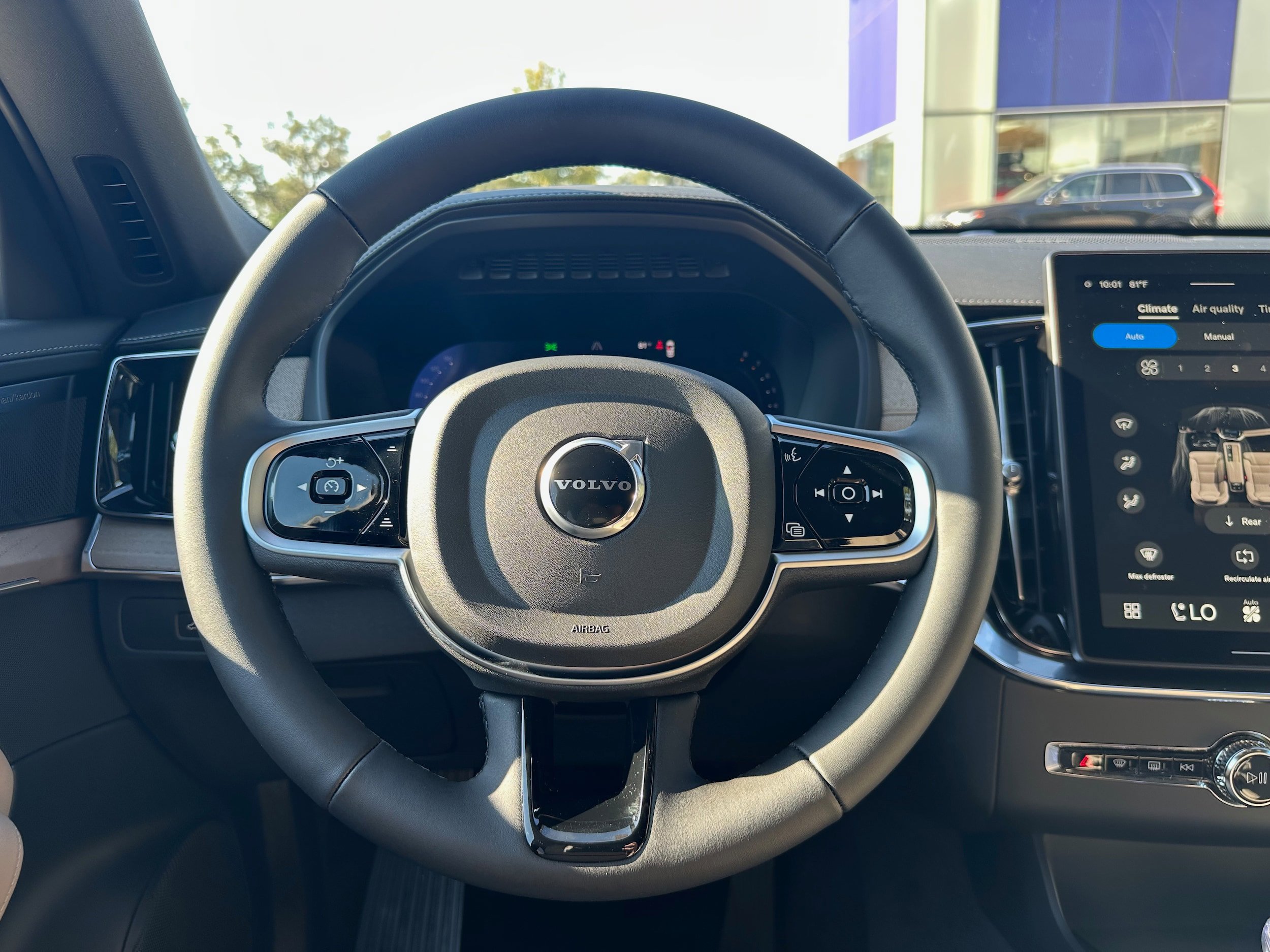 Used 2026 Volvo XC90 B6 Plus w/ Protection Package Premier AWD/4WD image 15
