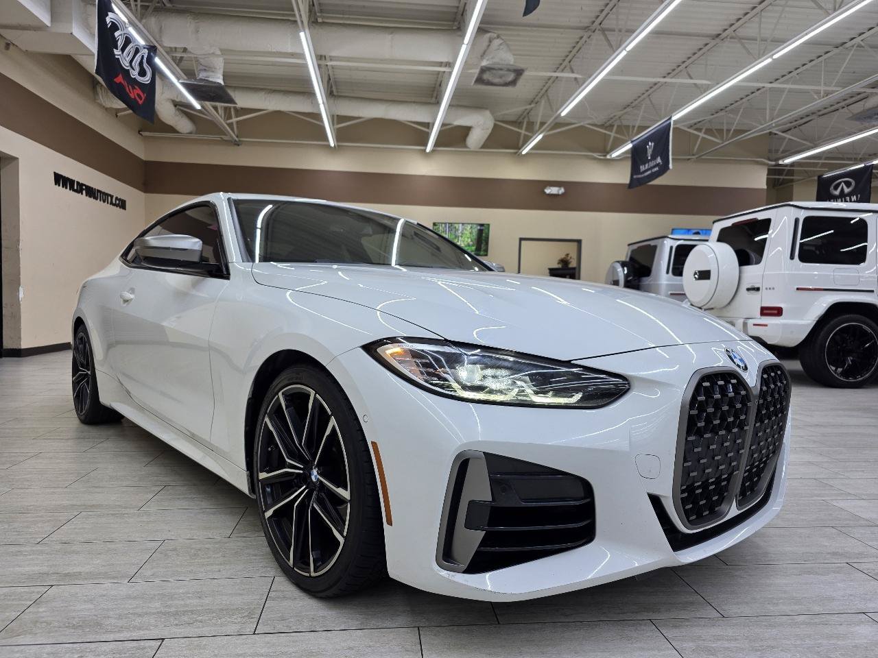 Used 2023 BMW M440i Coupe w/ Parking Assistance Package RWD image 4