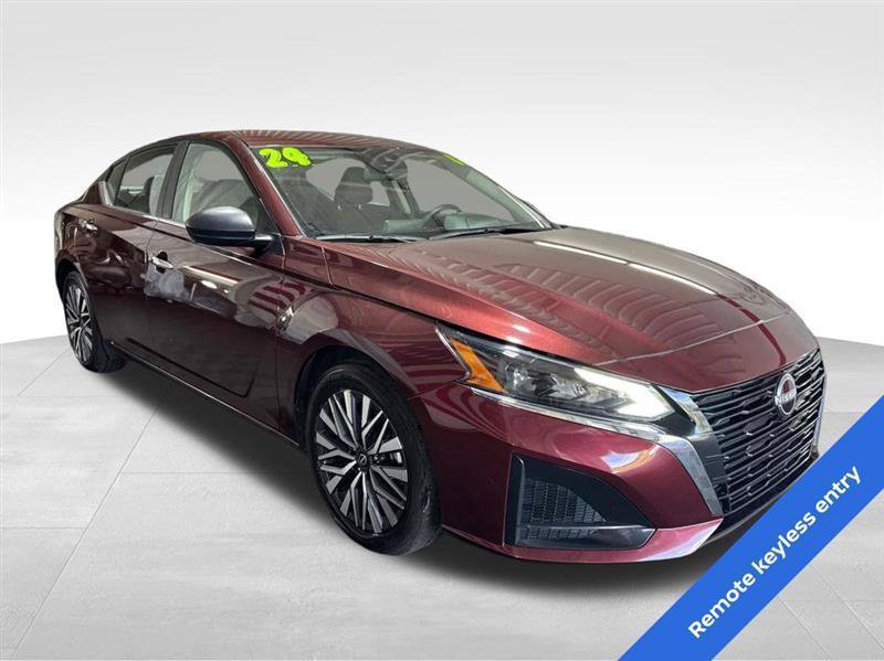 Used 2024 Nissan Altima 2.5 SV FWD image 3