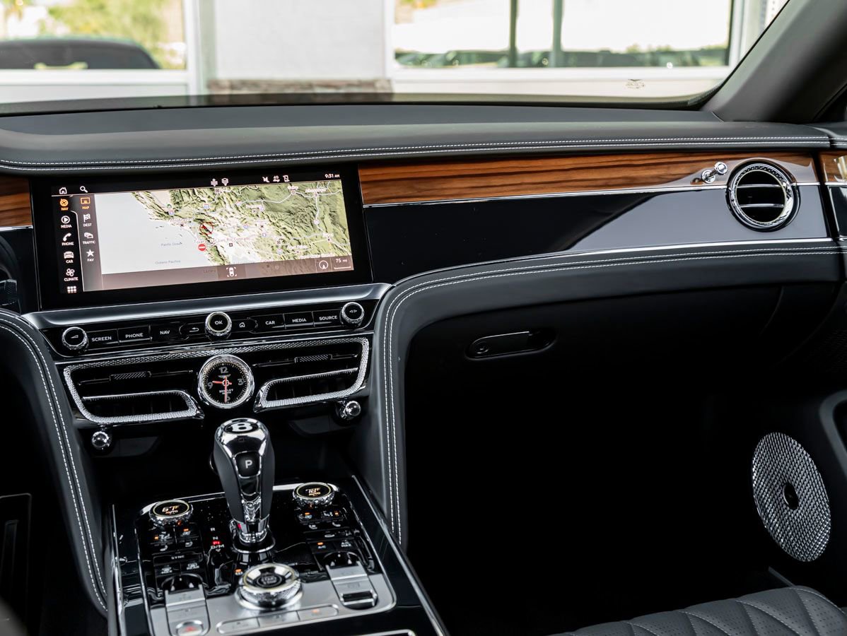 Certified 2022 Bentley Flying Spur W12 image 21